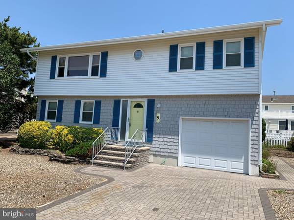 9 W HOLLYBANKS LN, Long Beach Township, NJ 08008