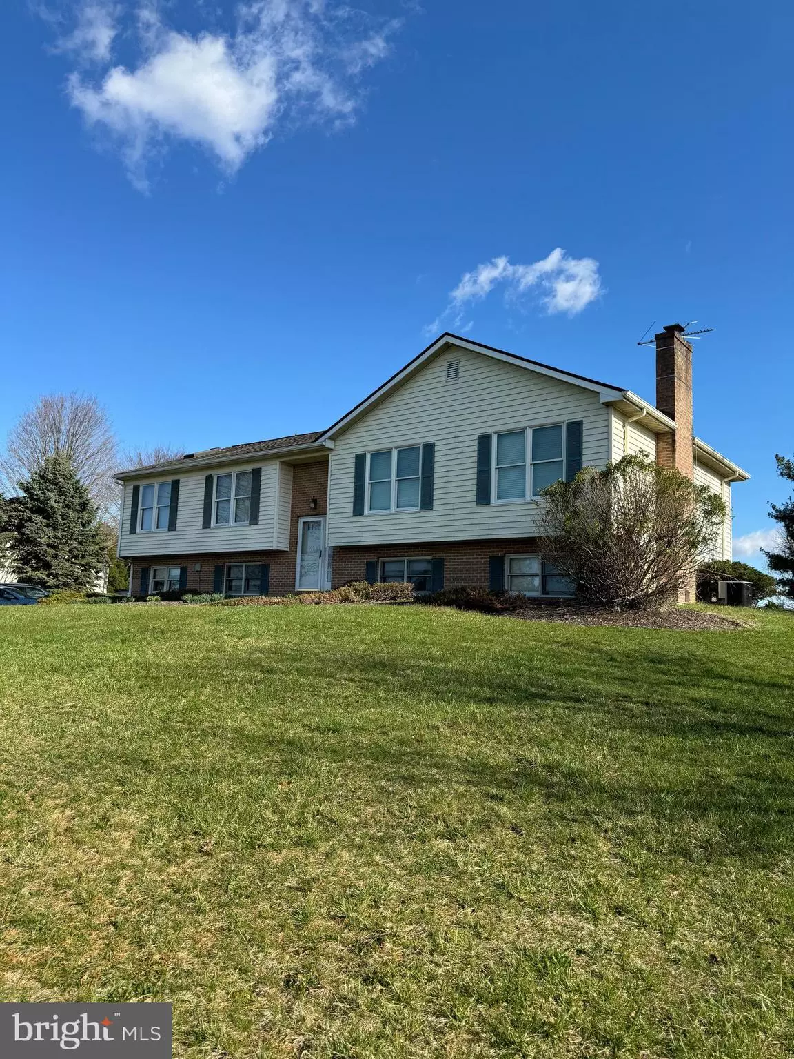 Oley, PA 19547,151 HOCH RD