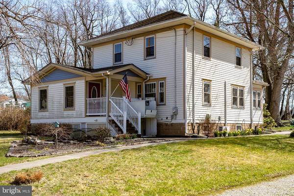 361 W BURLINGTON ST, Bordentown, NJ 08505