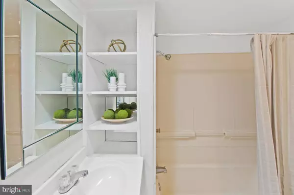 2302 DUKER CT Baltimore, MD 21224