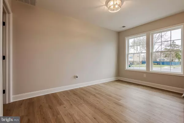 729 DEBRA DR Williamstown, NJ 08094