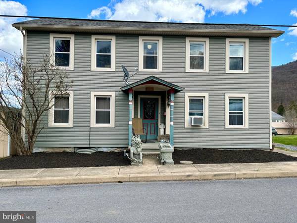 206 S CHESTNUT ST, Mill Hall, PA 17751