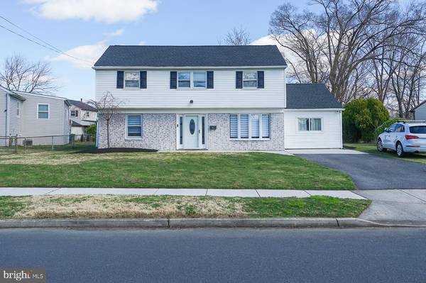 5 MARLBOROUGH AVE, Marlton, NJ 08053