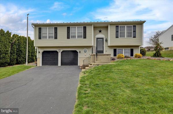 Womelsdorf, PA 19567,317 DOGWOOD LN