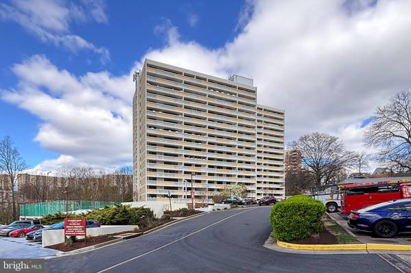 6101 EDSALL RD #210, Alexandria, VA 22304