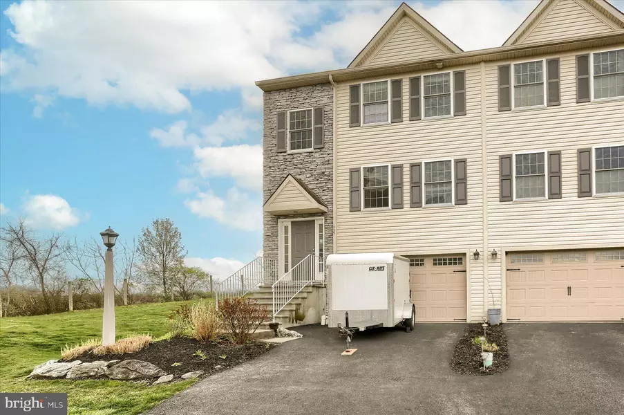 135 GENTLEMENS WAY, Lancaster, PA 17603