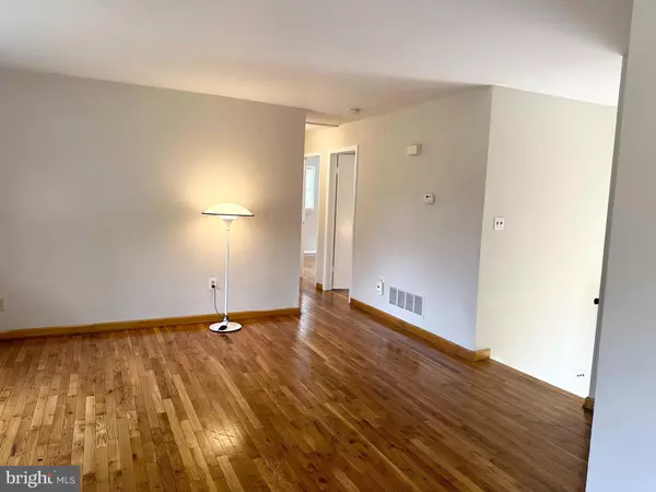 Monmouth Junction, NJ 08852,606 GEORGES RD