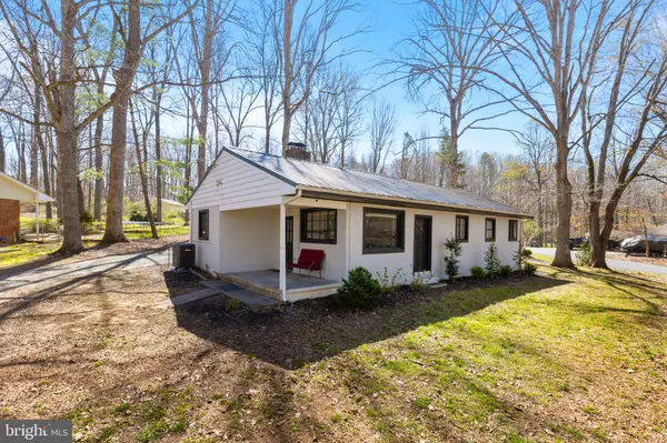 Louisa, VA 23093,14 LOCUST DR