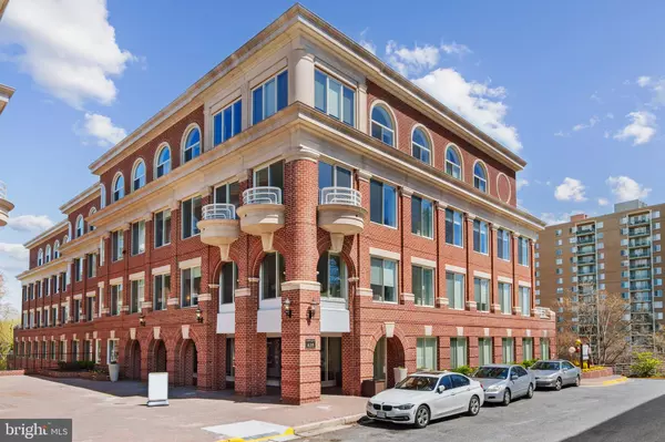 635 SLATERS LN #307, Alexandria, VA 22314