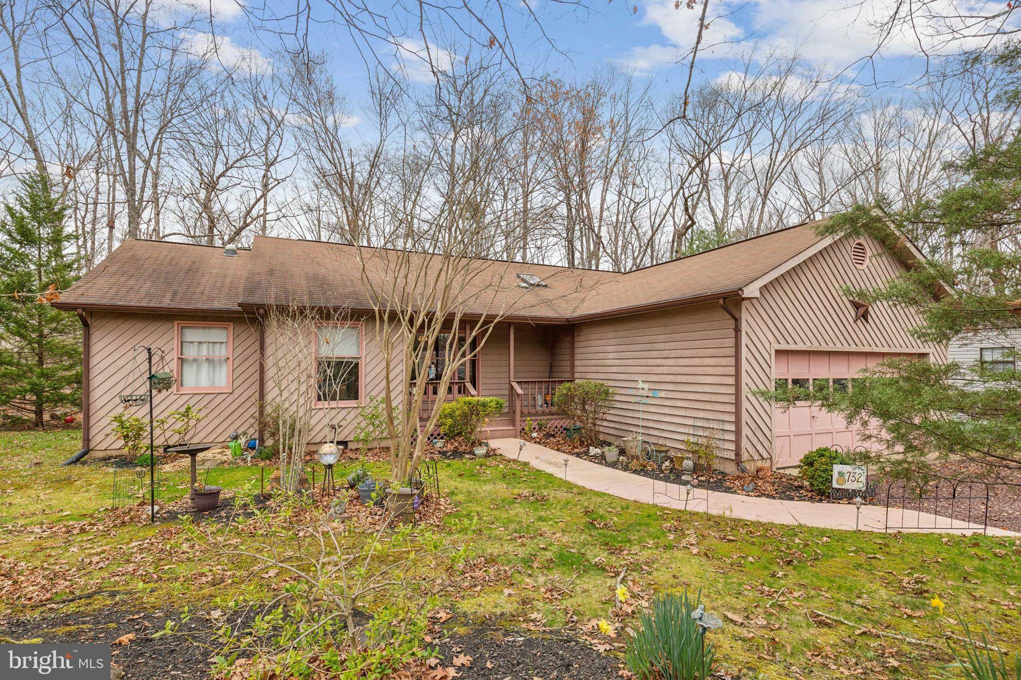732 LAKEVIEW PKWY, Locust Grove, VA 22508