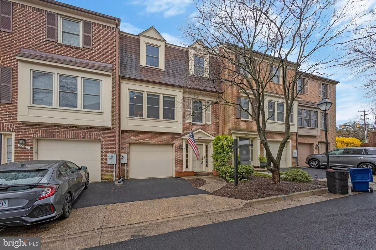 Alexandria, VA 22304,3809 USHER CT