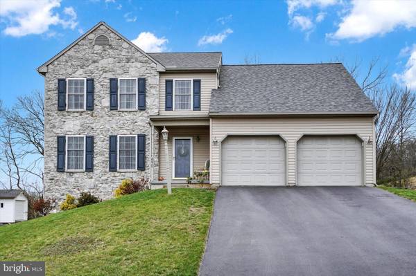 690 APPLE TREE LN, Mount Wolf, PA 17347