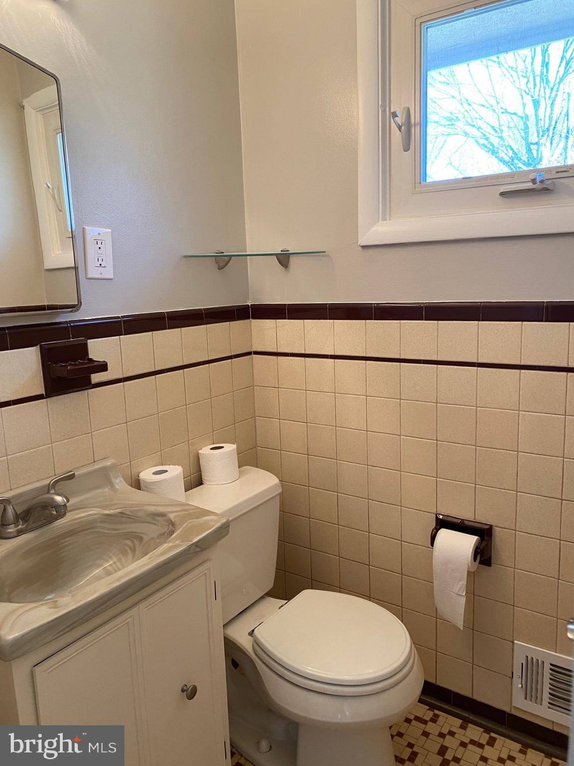 Berwyn Heights, MD 20740,8510 PAXTON CT