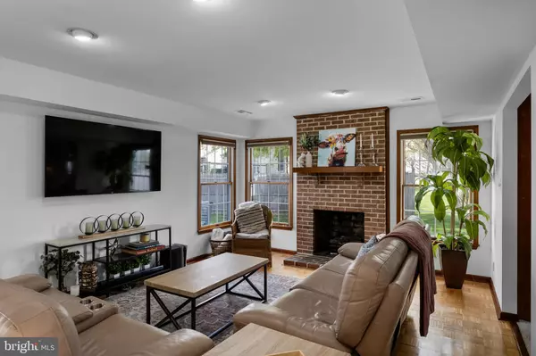 14 HERITAGE VALLEY DR Sewell, NJ 08080