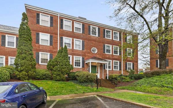 2834 S ABINGDON ST #C1, Arlington, VA 22206