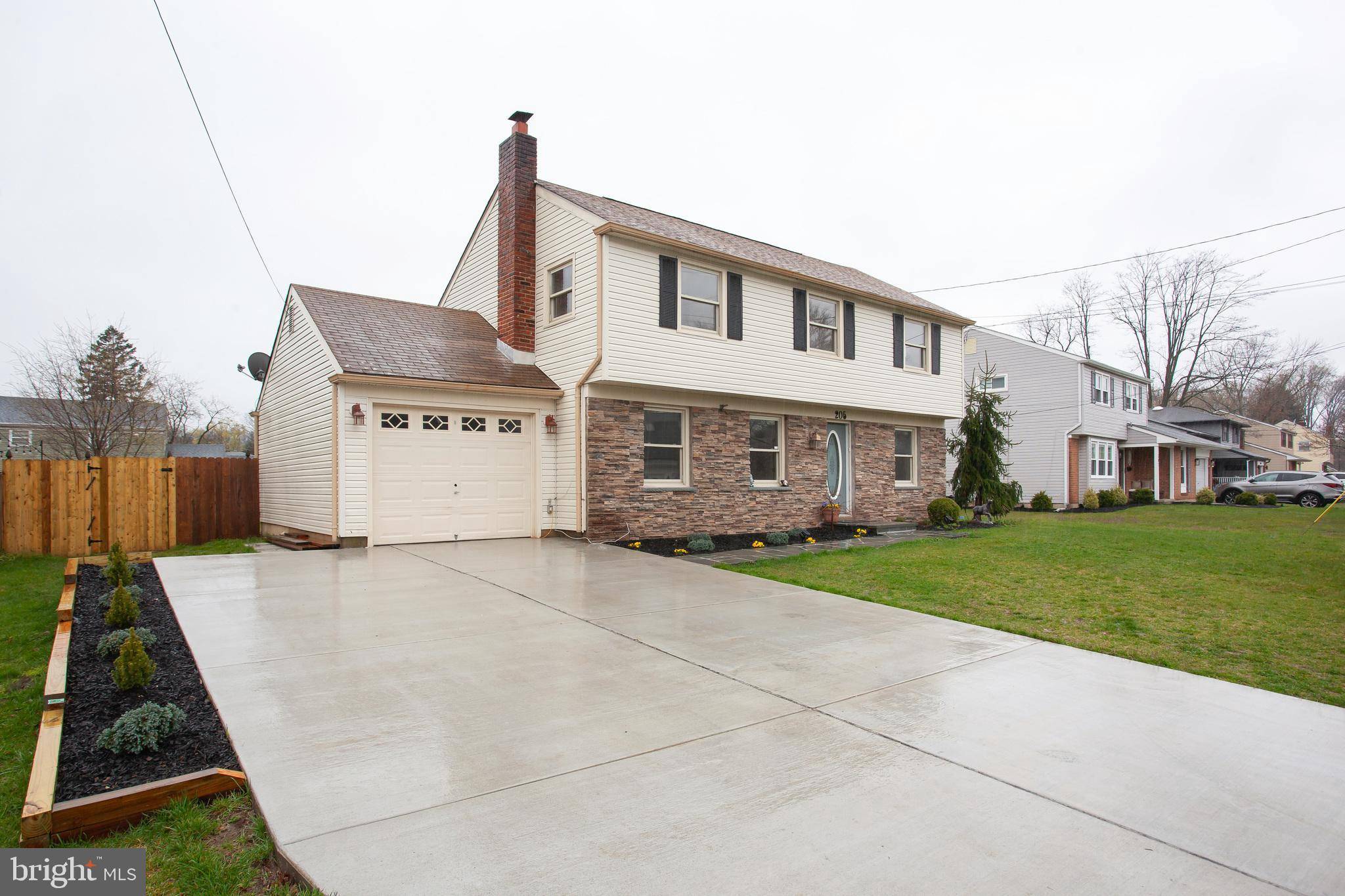 205 WINDING WAY RD, Stratford, NJ 08084