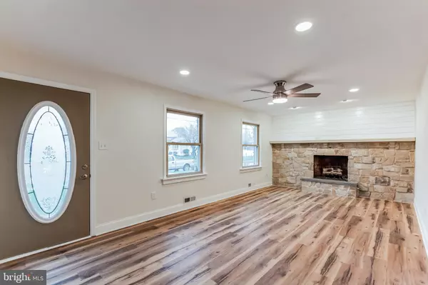 Stratford, NJ 08084,205 WINDING WAY RD