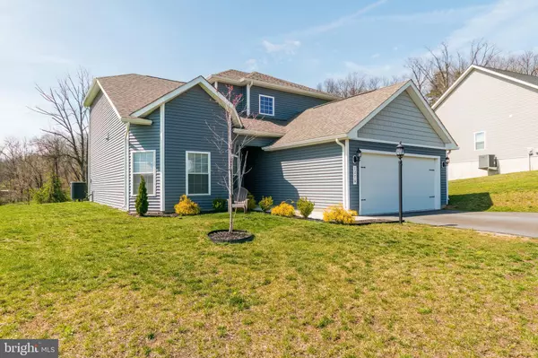 1276 RIPARIAN DR, Falling Waters, WV 25419