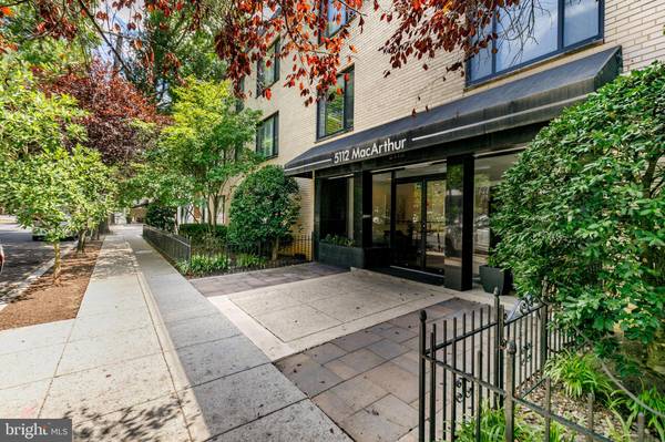 5112 MACARTHUR BLVD NW #207, Washington, DC 20016