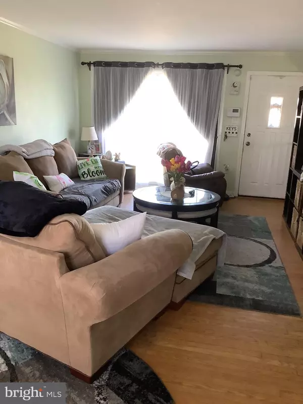 Palmyra, NJ 08065,418 W HENRY ST