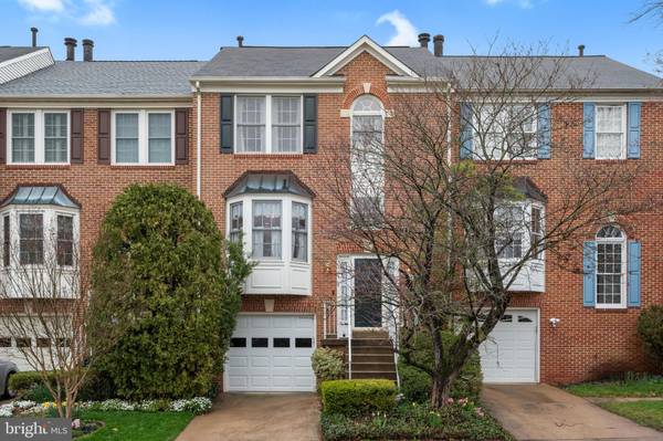 5736 WOOD CREEK LN, Centreville, VA 20120