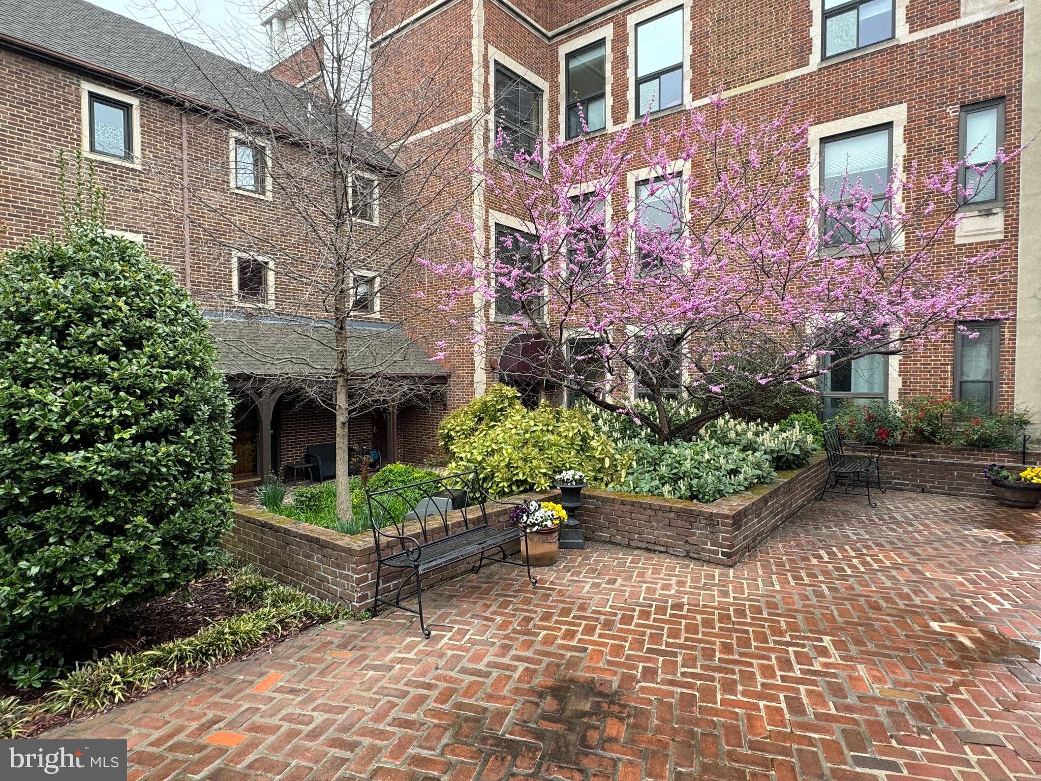 Washington, DC 20009,1715 15TH ST NW #201