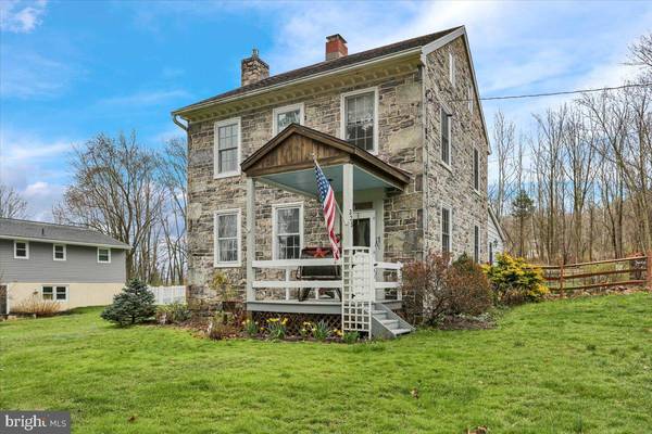 325 S FREEMAN ST, Robesonia, PA 19551