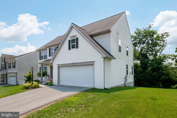 Ephrata, PA 17522,7 COPPERWOOD LN