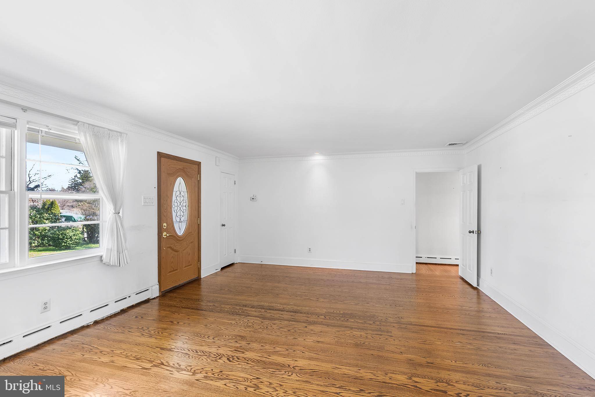 Huntingdon Valley, PA 19006,718 DALE RD