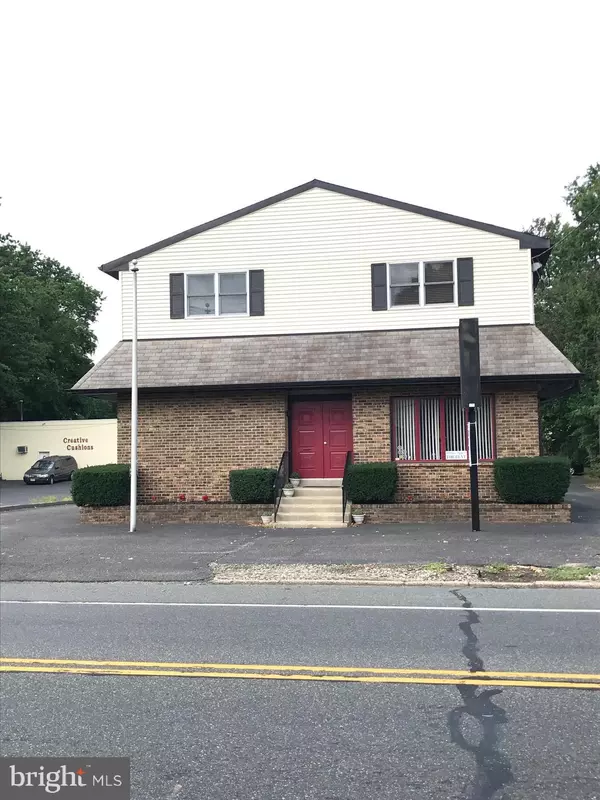 220 S WHITE HORSE PIKE, Audubon, NJ 08106