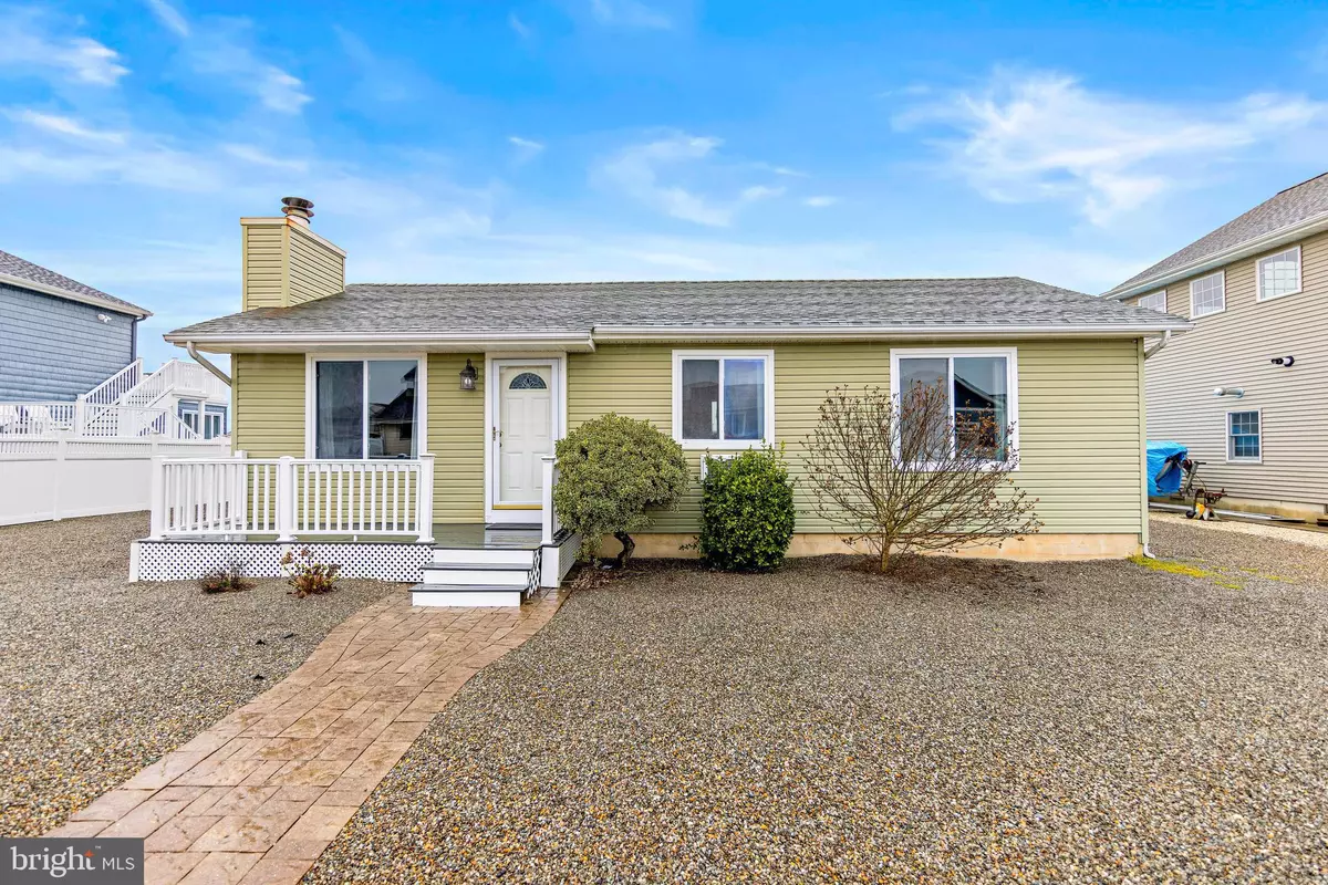 Manahawkin, NJ 08050,144 CATHERINE LN