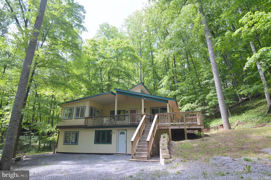 61 DOGWOOD LN, Berkeley Springs, WV 25411