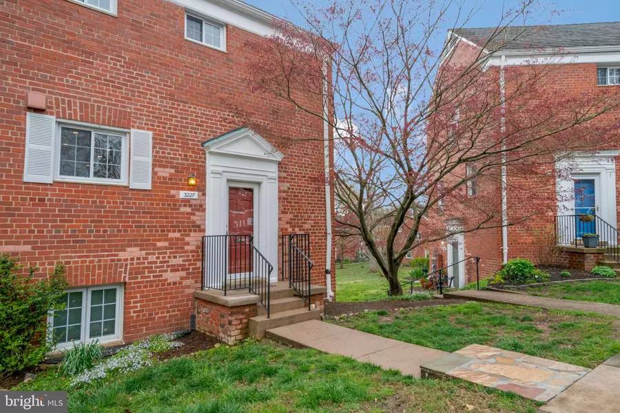 3227 RAVENSWORTH PL, Alexandria, VA 22302