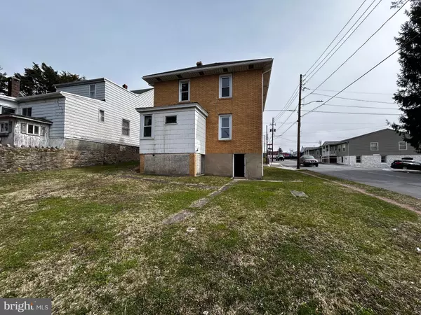 Frackville, PA 17931,52 S BALLIET ST