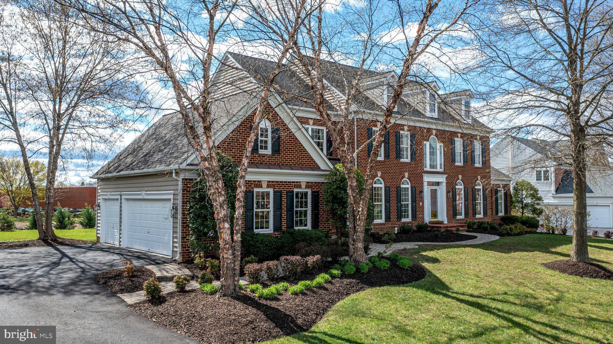 Chantilly, VA 20152,25666 CABIN POINT CT