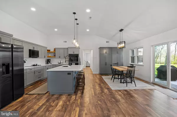 Gibbstown, NJ 08027,350 TOMLIN STATION RD