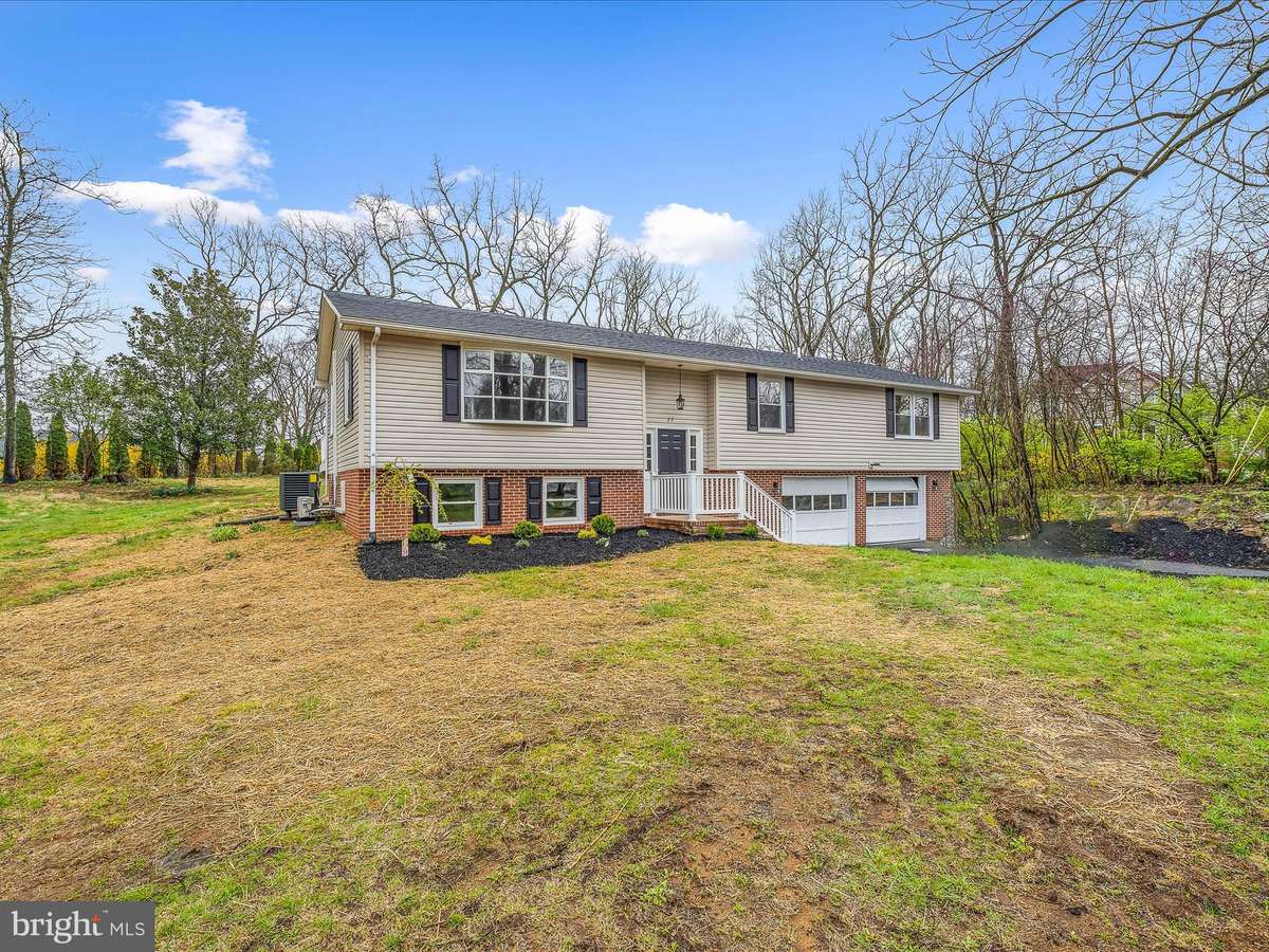 Martinsburg, WV 25403,27 BADGER CT