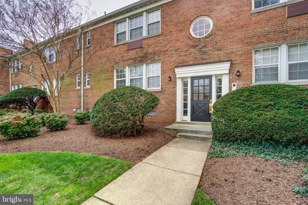 1804 W ABINGDON DR #101, Alexandria, VA 22314