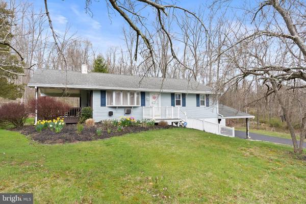 1103 PEEVY RD, East Greenville, PA 18041