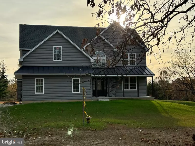 2176 ZIEGLER RD, Pennsburg, PA 18073