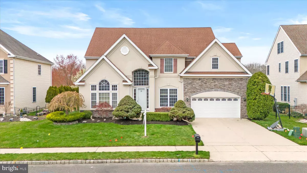 Howell, NJ 07731,18 ARROWWOOD CT