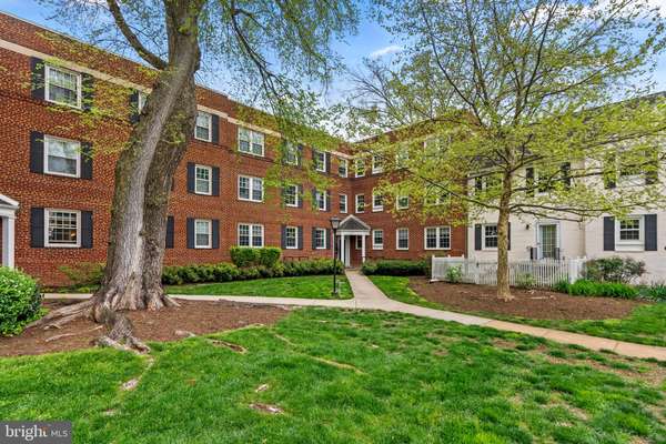 Arlington, VA 22204,2904 13TH RD S #301