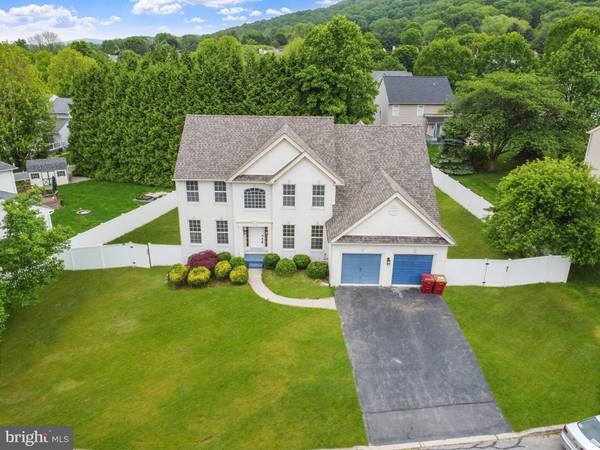 1885 HOOPS LN, Forks Township, PA 18040