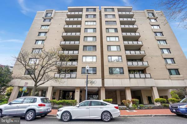 800 25TH ST NW #1001, Washington, DC 20037