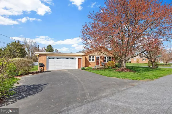 Manheim, PA 17545,836 W VIEW AVE