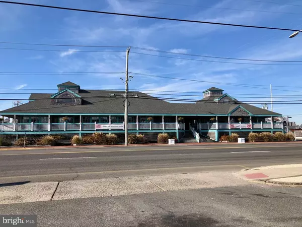 1002 N BAY AVE, Beach Haven, NJ 08008