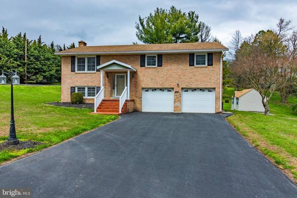 135 HORSESHOE BLVD, Annville, PA 17003