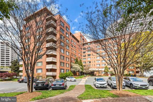 Arlington, VA 22209,1121 ARLINGTON BLVD #331