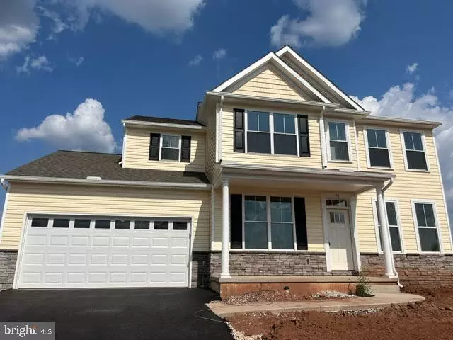 25 CALLIE DR, York, PA 17404