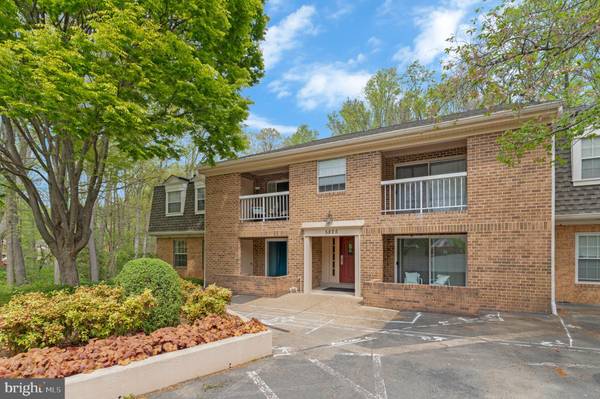 5825 COVE LANDING RD #102, Burke, VA 22015